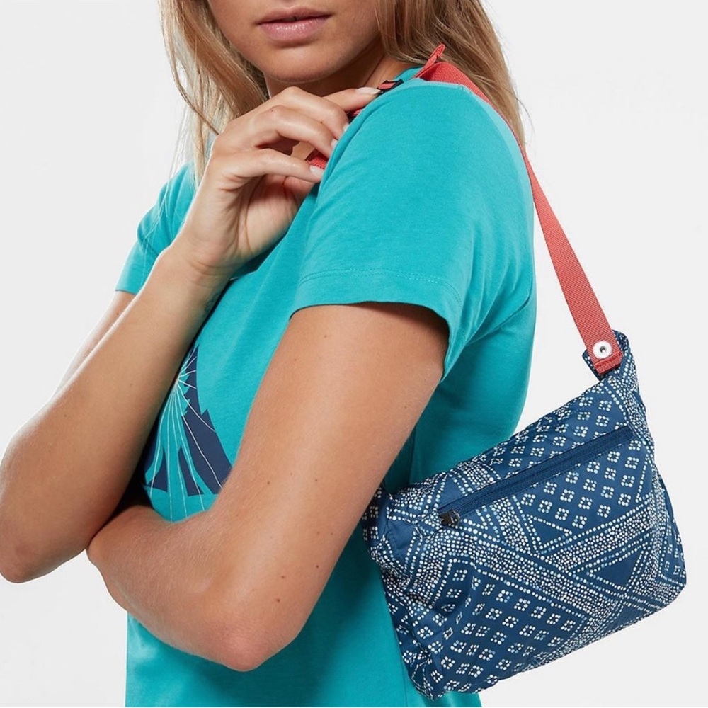 The NorthFace Fanorak Women’s Blue Bandana Print